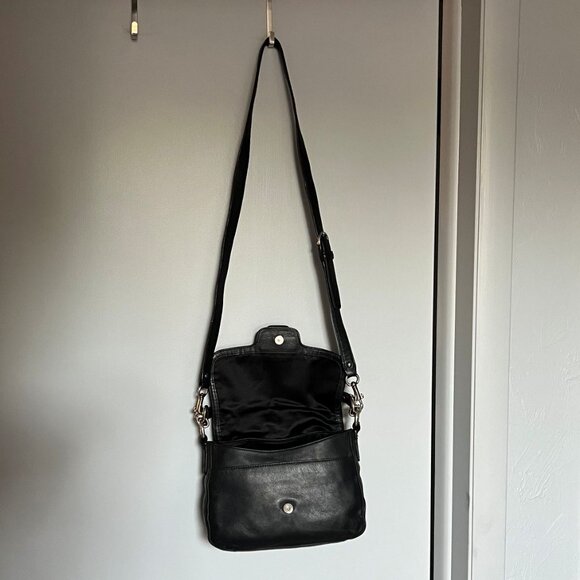 Coach Vintage Taylor Flap Leather Bag (F25206), Detachable Crossbody Strap EUC - Picture 6 of 15